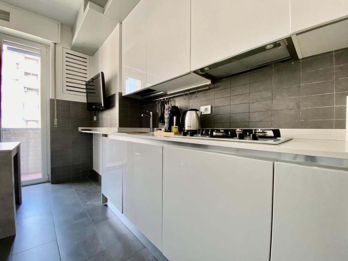 Future Apartments Bisceglie Milan Extérieur photo